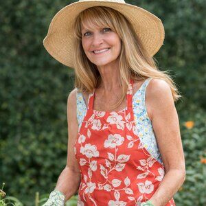 For the person who has everything, Coral Floral Apron with Pockets